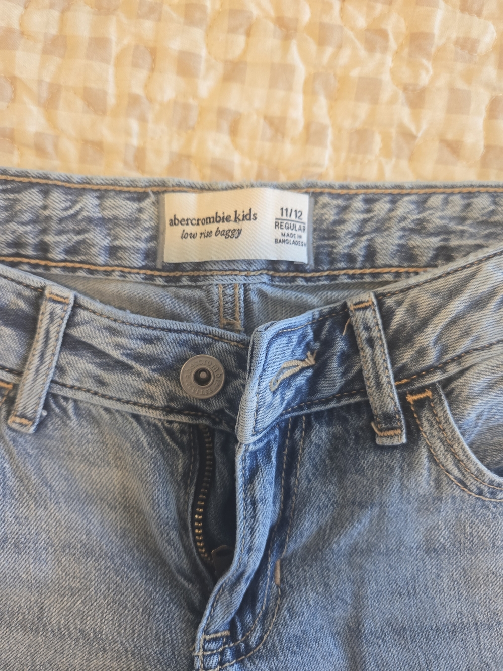 abercrombie kids Low Rise Baggy Jean Bows On Back Pocket Size 11/12 - Picture 2 of 4